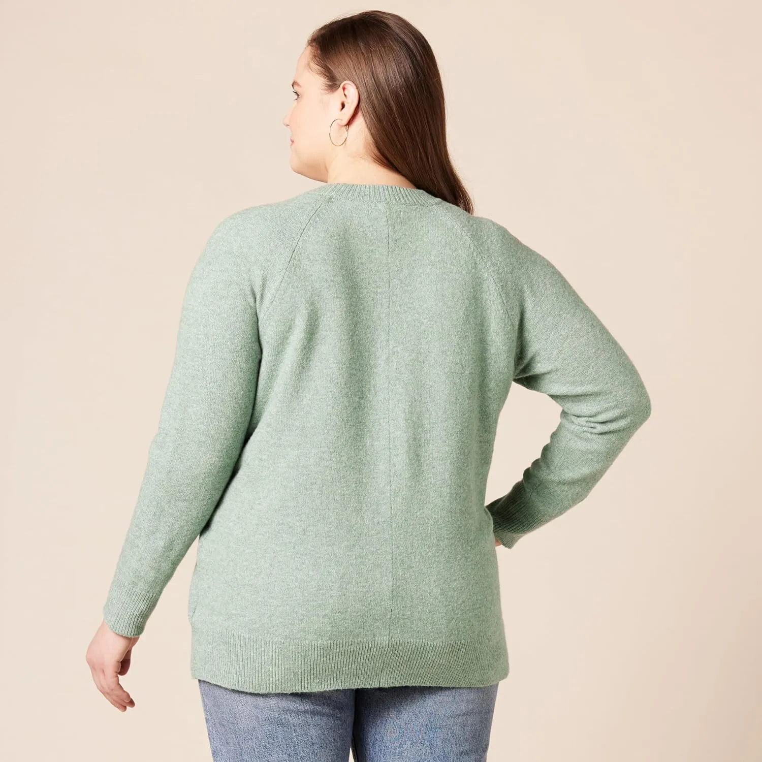 Amazon Essentials Women's Crewneck Sweater, Classic-Fit, Soft Touch, Long Sleeve, Plus-Size Available